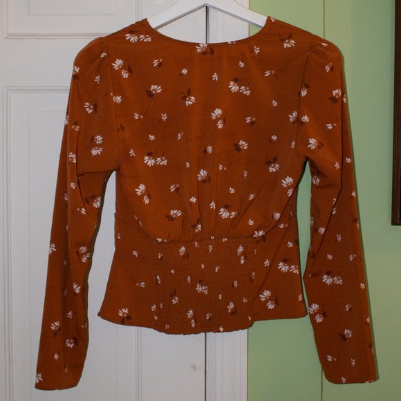 Abercrombie Women's Long-Sleeve Deep-V Top in Dark Orange Floral - Picture 5 of 5